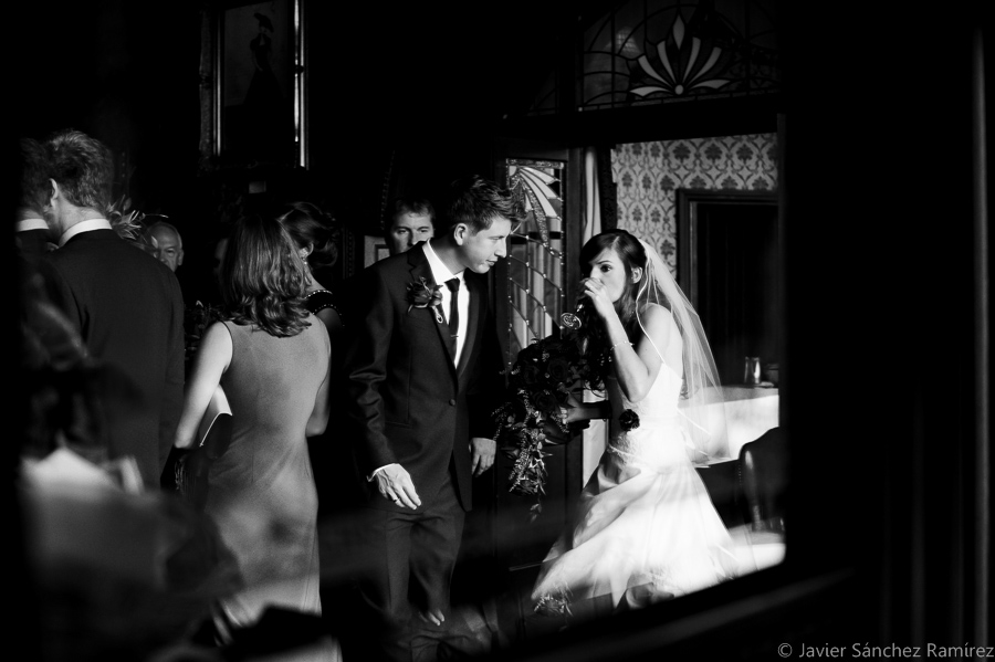 The bride and groom, black and white wedding photography